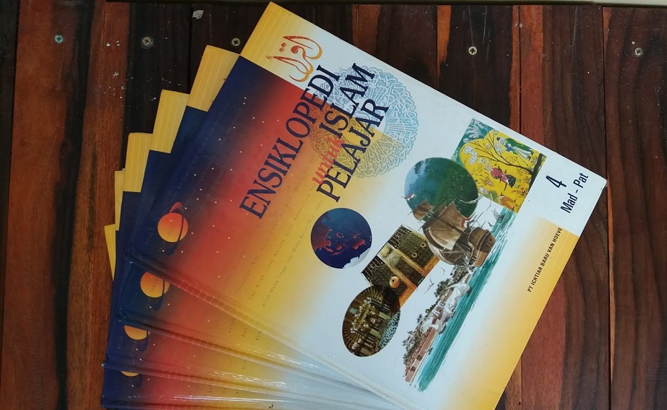 BERHATI-HATILAH MEMBACA BUKU TENTANG AGAMA-AGAMA