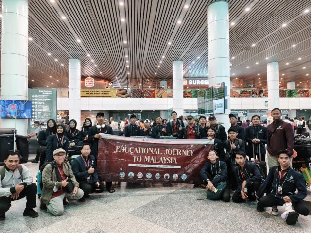 40 PELAJAR SMA INDONESIA PRESENTASI MAKALAH DI MALAYSIA