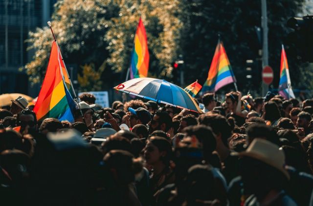 PENDUKUNG LGBT DAN PERZINAHAN,  MOHON PERHATIKAN STRATEGI SETAN  MEMBUAT MAKSIAT JADI MEMIKAT